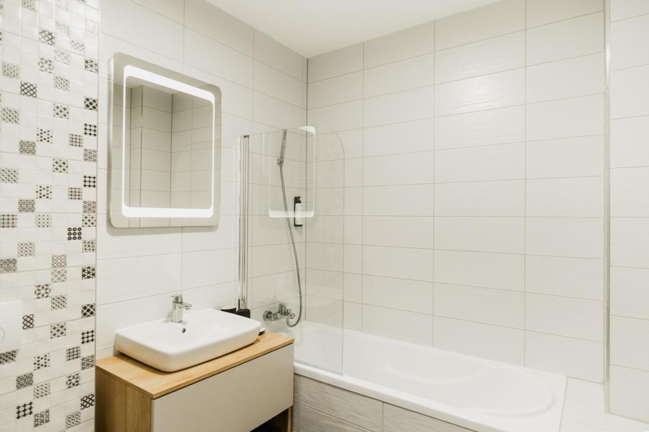 Skylark - Singapore Penthouse With Jacuzzi & Panoramic View 브라쇼브 외부 사진